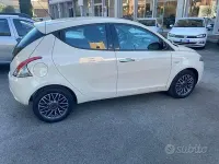 Usata Lancia Ypsilon Gold 69 CV (50 kW) 2016 Avorio chic Utilitaria