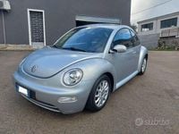 Usata VW New Beetle 105 CV (77 kW) 2006 Grigio Utilitaria