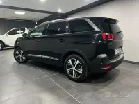 Usata Peugeot 5008 Allure 131 CV (96 kW) 2021 Nero SUV