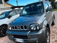 Usata Suzuki Jimny 84 CV (61 kW) 2007 Grigio SUV