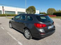Usata Opel Astra 110 CV (80 kW) 2011 Station wagon