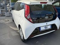 Usata Toyota Aygo Business Edition 72 CV (52 kW) 2019 Bianco Utilitaria