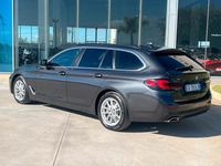 Usata BMW 520 Luxury Line 190 CV (139 kW) 2022 Grigio Station wagon