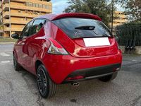 Usata Lancia Ypsilon Gold 69 CV (50 kW) 2023 Rosso argilla Utilitaria