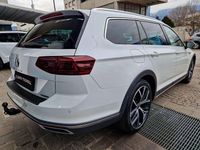 Usata VW Passat Alltrack 200 CV (147 kW) 2021 Oryxweiß perlmutteffekt Station wagon
