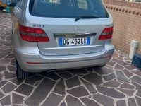 Usata Mercedes B180 110 CV (80 kW) 2006 Grigio Monovolume
