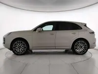 Gebraucht Porsche Cayenne 305 PS (224 kW) 2024 Beige SUV