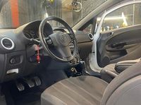 Usata Opel Corsa 75 CV (55 kW) 2012 Bianco Coupé