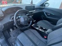 Usata Peugeot 2008 Allure 102 CV (75 kW) 2021 Bianco SUV