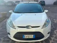 Usata Ford Fiesta Titanium 82 CV (60 kW) 2010 Bianco Berlina