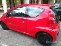 Usata Peugeot 107 68 CV (50 kW) 2006 Rosso Utilitaria