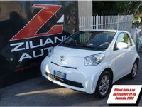 Usata Toyota iQ 90 CV (66 kW) 2010 Bianco Utilitaria