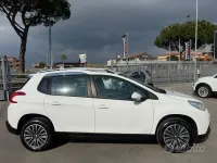 Usata Peugeot 2008 Allure 82 CV (60 kW) 2015 Bianco SUV