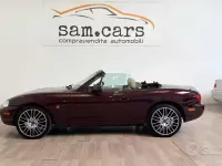 Usata Mazda MX5 110 CV (80 kW) 2000 Bordeaux Cabrio