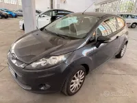 Usata Ford Fiesta 60 CV (44 kW) 2009 Grigio Berlina