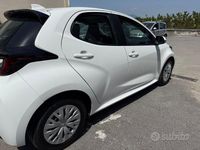 Usata Toyota Yaris 72 CV (52 kW) 2022 Bianco Utilitaria
