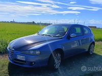 Usata Alfa Romeo 147 105 CV (77 kW) 2007 Blu Utilitaria