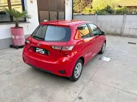 Usata Toyota Yaris Active 69 CV (50 kW) 2017 Rosso Berlina