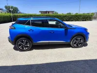Usata Peugeot 2008 Allure 131 CV (96 kW) 2022 Blu/azzurro SUV