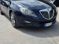 Begagnad Lancia Delta 120 HK (88 kW) 2009 Blå Halvkombi