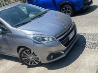 Usata Peugeot 208 102 CV (75 kW) 2019 Grigio Utilitaria