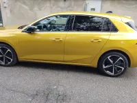 Usata Opel Astra Elegance 131 CV (96 kW) 2024 Oro Utilitaria