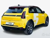 Usata Renault 5 E-Tech Iconic 110 kW (150 CV) 2024 Giallo Berlina