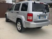 Usata Jeep Cherokee 116 CV (85 kW) 2011 Grigio SUV