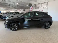 Usata Opel Corsa 101 CV (74 kW) 2025 Nero metalizzato Utilitaria