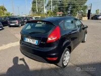 Usata Ford Fiesta 97 CV (71 kW) 2010 Nero Berlina