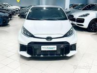 Usata Toyota Yaris 280 CV (205 kW) 2024 Bianco Utilitaria
