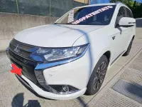Usata Mitsubishi Outlander P-HEV Instyle 121 CV (88 kW) 2018 Bianco SUV