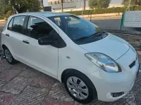 Usata Toyota Yaris Sol 69 CV (50 kW) 2009 Bianco Utilitaria