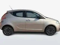 Usata Lancia Ypsilon Gold 69 CV (50 kW) 2018 Oro Utilitaria