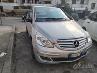 Usata Mercedes B180 109 CV (80 kW) 2007 Grigio Monovolume