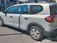 Usata Dacia Jogger 101 CV (74 kW) 2022 Grigio Monovolume