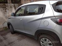 Usata Mahindra KUV100 87 CV (63 kW) 2021 Grigio SUV
