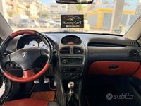 Usata Peugeot 206 CC 110 CV (80 kW) 2001 Nero Cabrio