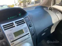 Usata Toyota Yaris 69 CV (50 kW) 2008 Grigio Utilitaria
