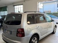 Usata VW Touran Conceptline 149 CV (109 kW) 2009 Grigio Monovolume