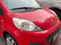 Usata Peugeot 107 68 CV (50 kW) 2012 Rosso Utilitaria