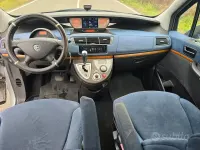 Usata Lancia Phedra 170 CV (125 kW) 2009 Grigio Monovolume