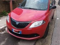 Usata Lancia Ypsilon Silver 69 CV (50 kW) 2023 Rosso Utilitaria
