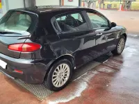 Usata Alfa Romeo 147 Distinctive 120 CV (88 kW) 2007 Nero Utilitaria