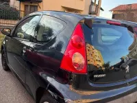 Usata Peugeot 107 Access 68 CV (50 kW) 2009 Nero Utilitaria