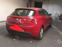 Usata Alfa Romeo Giulietta 105 CV (77 kW) 2011 Rosso Utilitaria