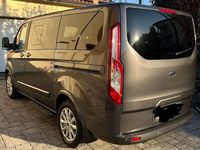 Begagnad Ford Tourneo Custom 185 HK (136 kW) 2019 Grå Van