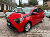 Usata Toyota Aygo Connect Style 72 CV (52 kW) 2019 Rosso Utilitaria
