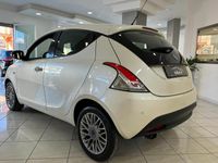 usata Lancia Ypsilon 0.9 TwinAir 85 CV 5 porte Gold