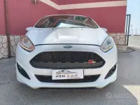 Usata Ford Fiesta ST-Line 95 CV (69 kW) 2016 Bianco Utilitaria